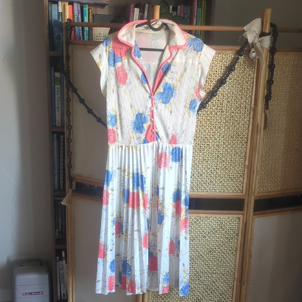 Floral Print Pleated Dress